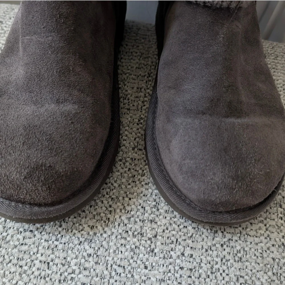 UGG Kids Classic Cuff Knit Suede Boots Dark Grey Charcoal Size 3 Y